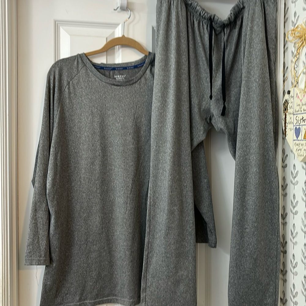 Isotoner Size XL two-piece Loungewear/pajamas